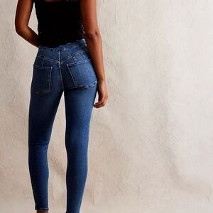 UEC Free People pull-on jeans/ jeggings frayed hem back pockets size 25